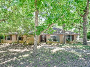1018 Live Oak Ln, Arlington, TX 76012