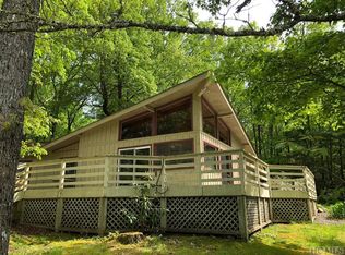 1033 NE Shore Dr, Lake Toxaway, NC 28747