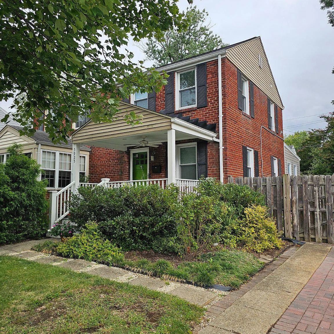 3 bed, 2.0 bath, 1416 sqft, $3,400 — Photo 2