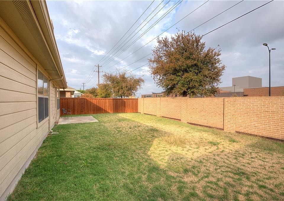 1st image of 217 Bluefinch Dr