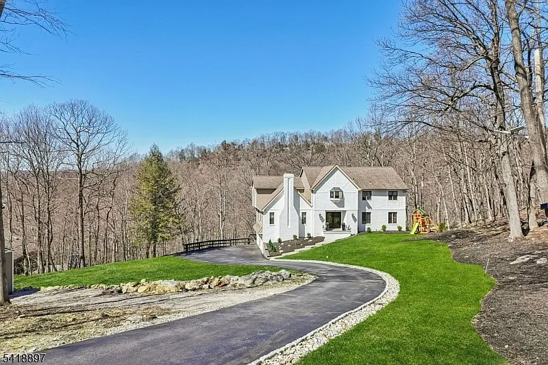 172 Miller Rd photo 1