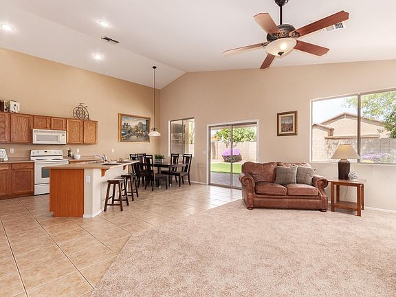 2nd image of 4284 E Cherry Hills Dr