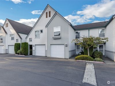 6612 S 239th Street #M105, Kent, WA, 98032