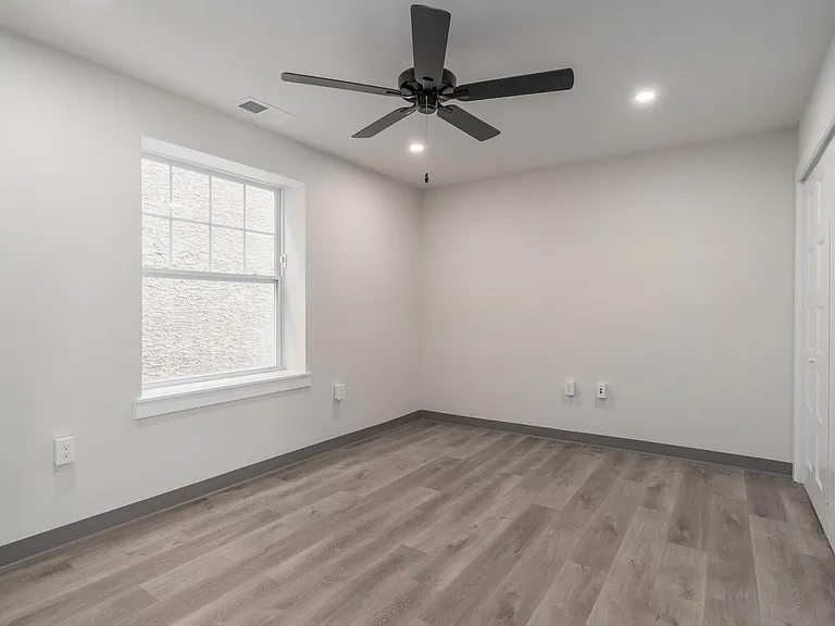 224 Hall St #11 — Photo 12