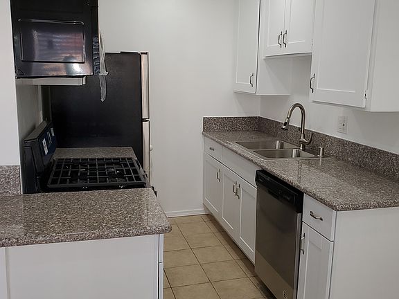 4th image of 3639 Bagley Ave #9