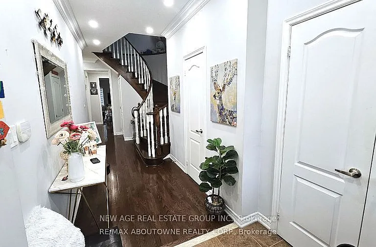 42 Ozner Cres — Photo 6