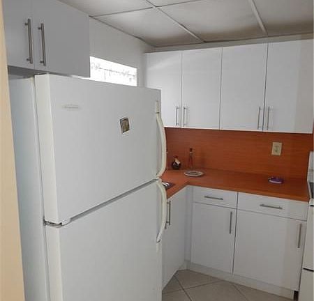 5th image of 9041 Sunrise Lakes Blvd APT 108