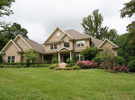 2nd image of 18 McCormick Ct