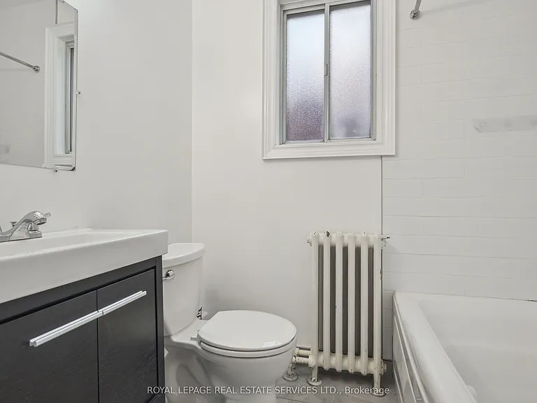 21 Holbrooke Ave — Photo 11