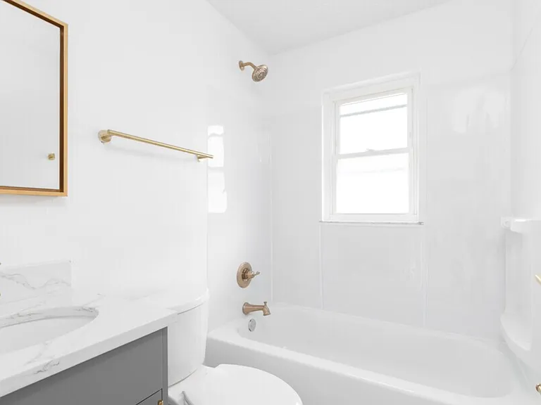 310 Superior Ave #A — Photo 1