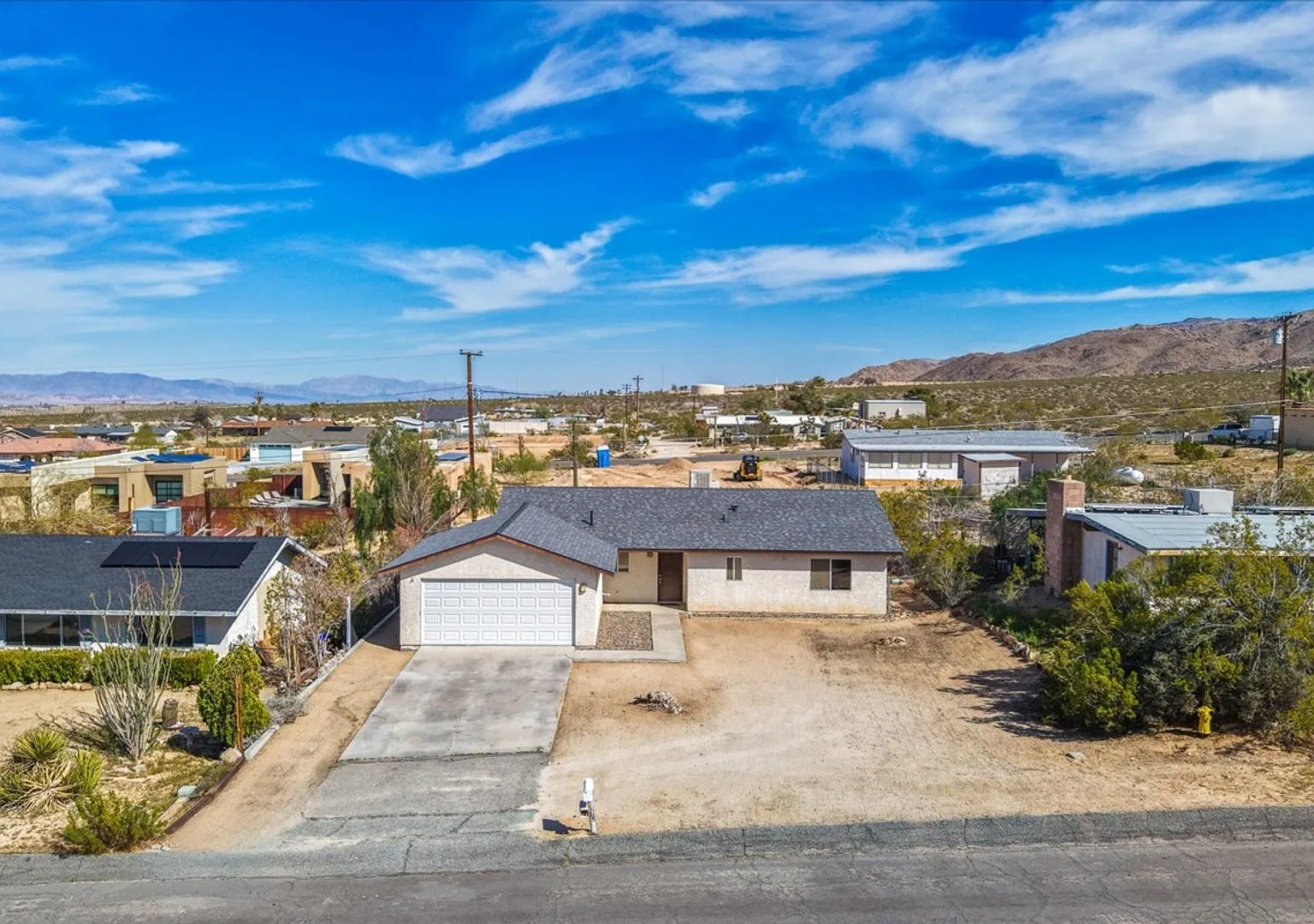 3 Bedroom in Indian Cove Neighborhood — Photo 3