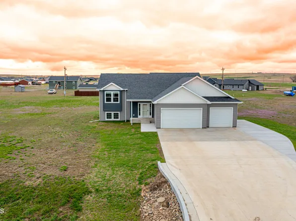 5462 Fresh Water Ln, Williston, ND 58801