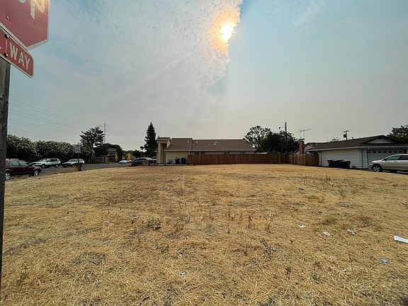 4th image of 4700 50th Ave