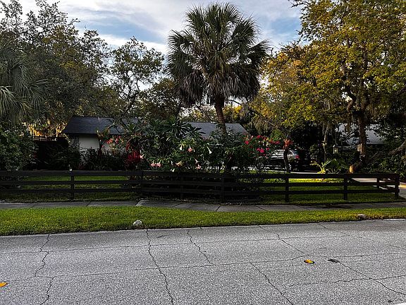 5th image of 2335 Palm Ter