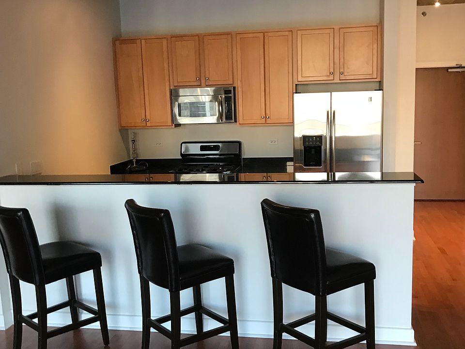 1st image of 1305 S Michigan Ave APT 1511