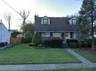 810 Sterling St, Bellmore, NY 11710