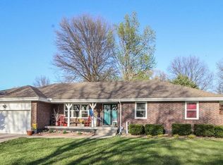 916 NW 12th St, Blue Springs, MO 64015