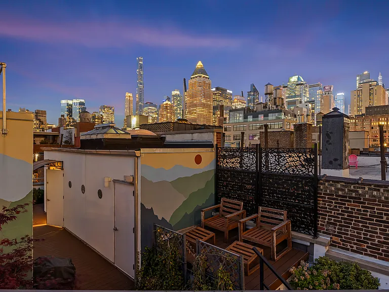459 W 44th St #C — Photo 43