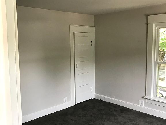 4th image of 221 Columbia Ave #4