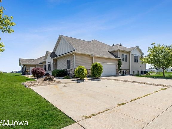 3rd image of 470 Larson Dr