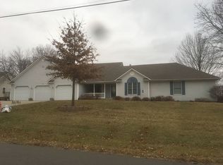 3409 Chris Hessler Rd, Saint Joseph, MO 64506