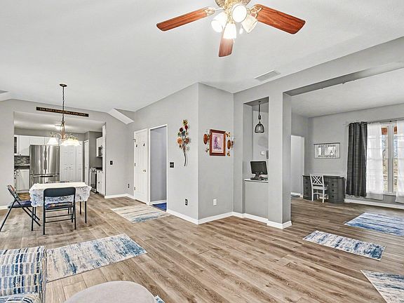 5th image of 200 Mayflower Rd