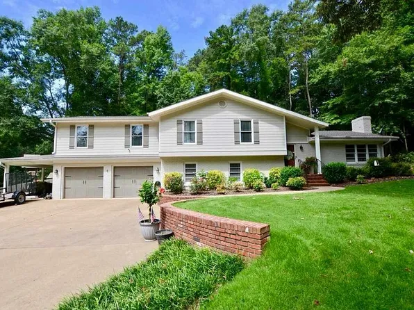 801 Piney Woods Dr, Lagrange, GA 30240