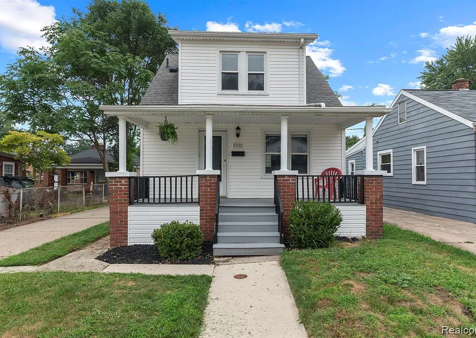 23152 Tawas Ave
