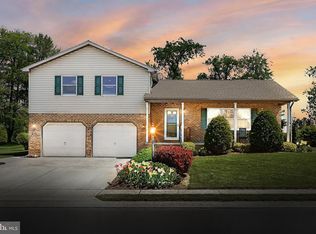 13 Chinkapin Dr, New Oxford, PA 17350