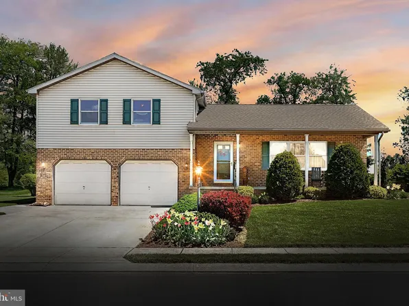 13 Chinkapin Dr, New Oxford, PA 17350