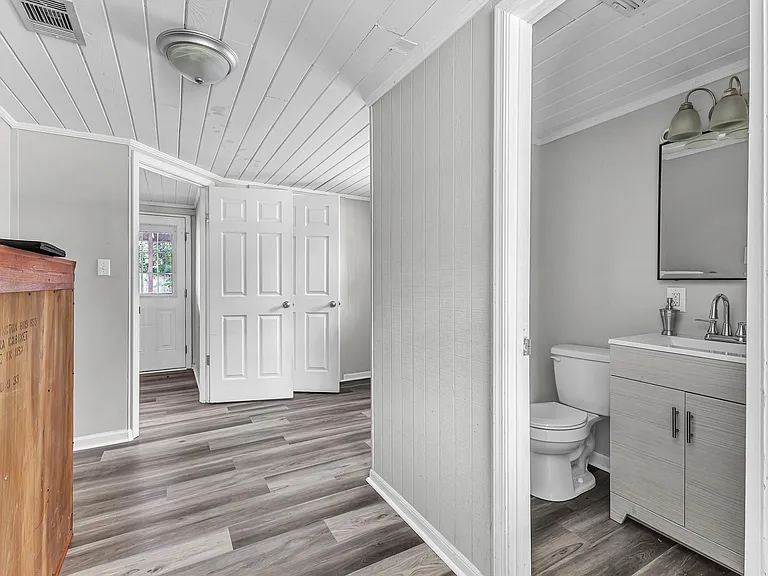 1134 Wright St — Photo 23
