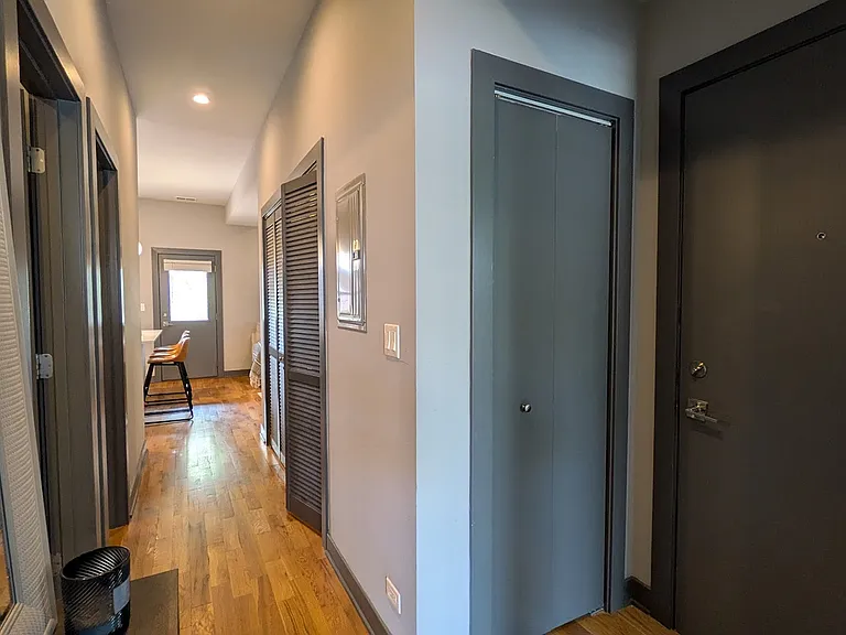 2852 N Seminary Ave #2 — Photo 12