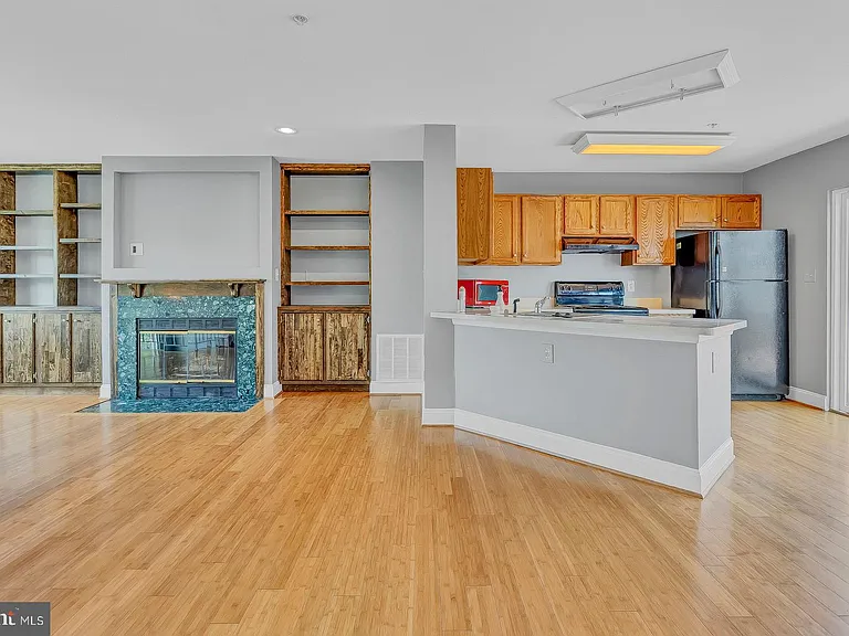 9456 Sea Breeze Ct — Photo 12