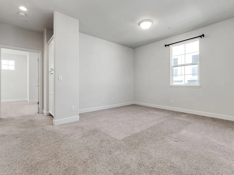 19218 Coliseum Ln — Photo 17
