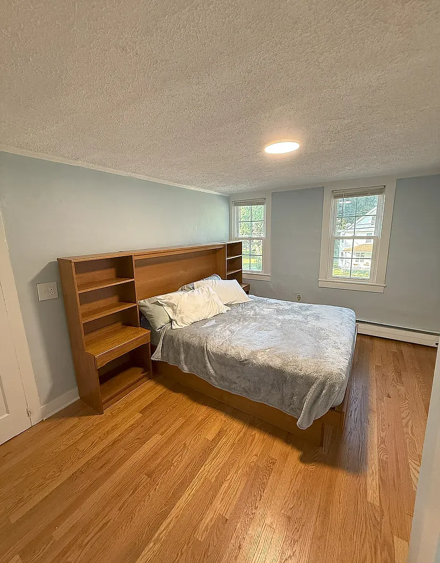3 bed, 1150 sqft, $2,400 — Photo 3