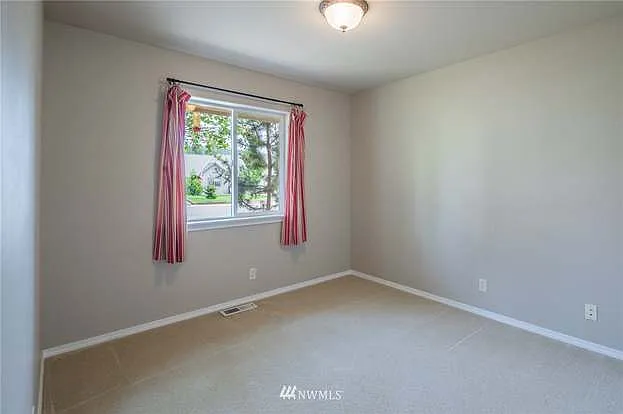 907 Marian Dr — Photo 10