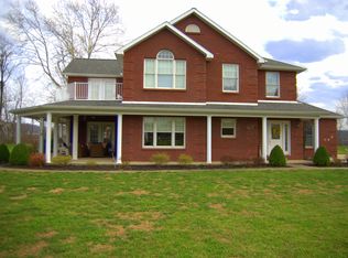 12 Packet Blvd, Vevay, IN 47043