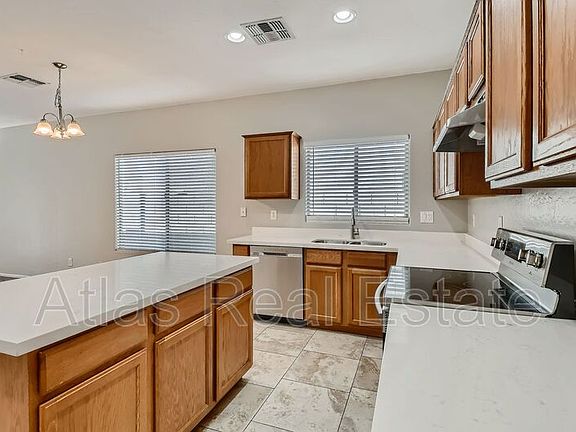 4th image of 805 E Maddison St