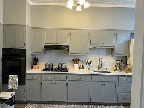 2nd image of 920 18th St Floor 2