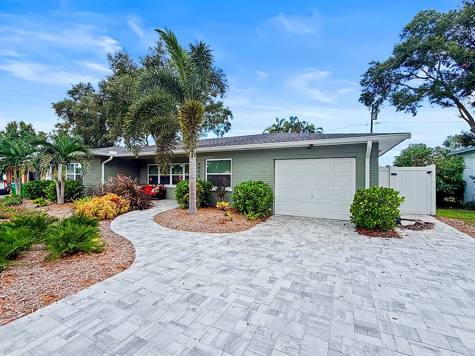 4970 98th Way N
