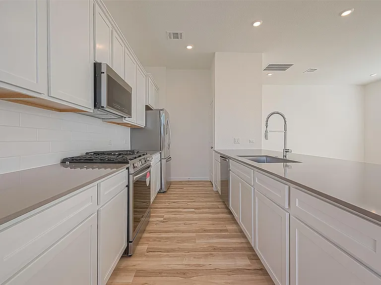 5402 Holly Haven Ct — Photo 11