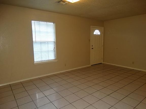 3rd image of 927 W Formosa Blvd APT 10