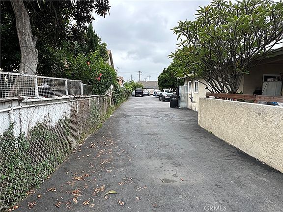 2nd image of 2563 Sastre Ave