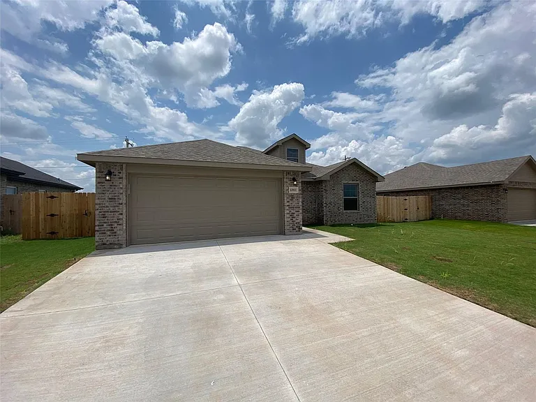 6901 Inverness St — Photo 15