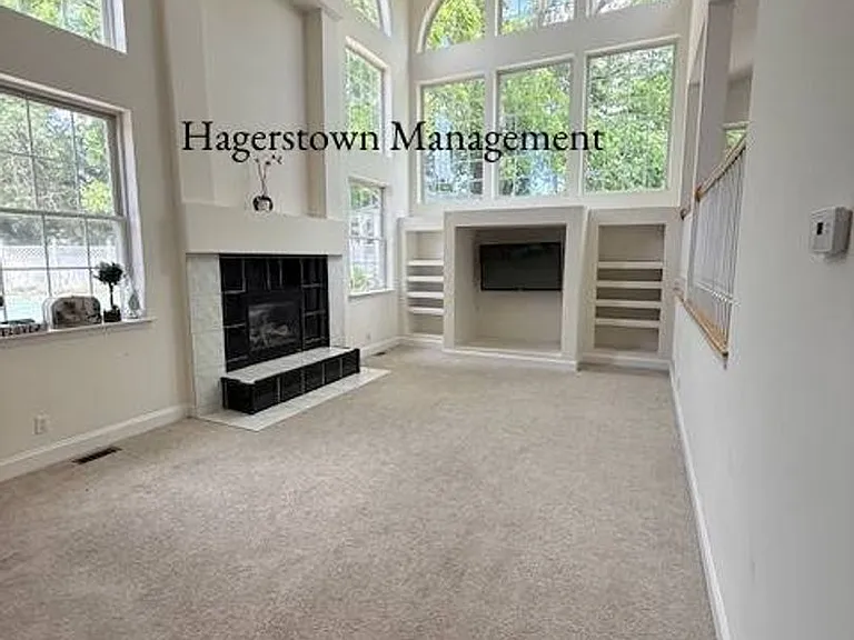 11507 Rolling Green Ct — Photo 6