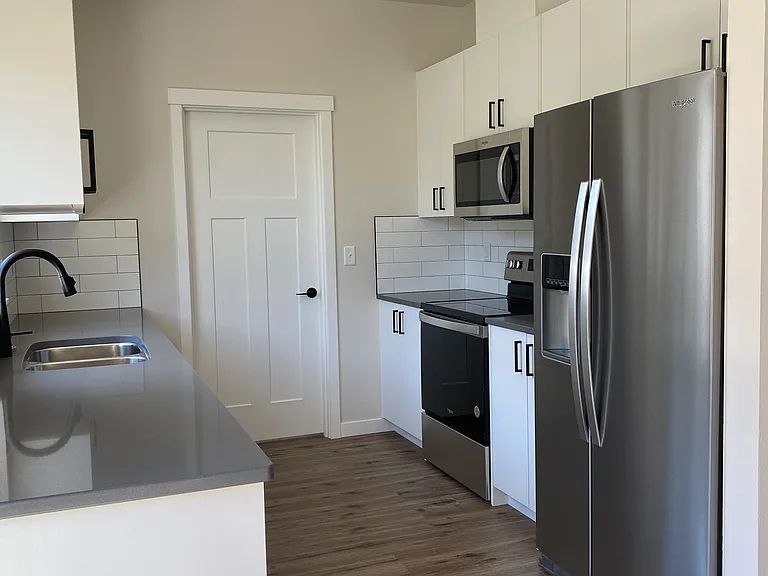 2058 Aaron Dr — Photo 22