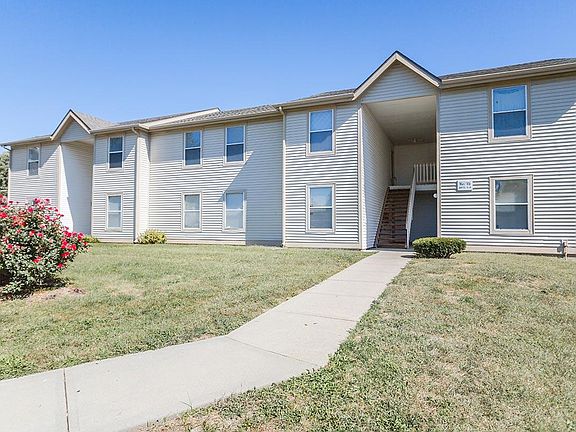 3rd image of 8426 E 108th St #1653675