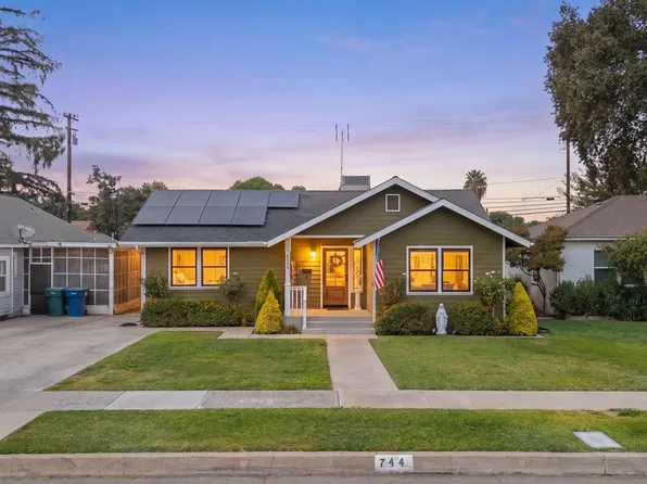 744 E San Joaquin Avenue, Tulare, CA 93274
