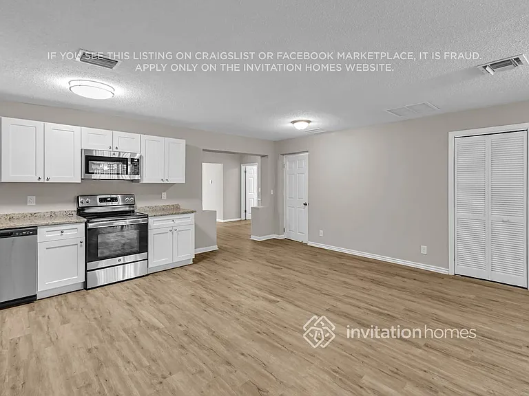 319 SW 9th Ave — Photo 9