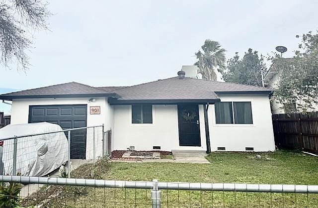 1st image of 901 Blaine Ave